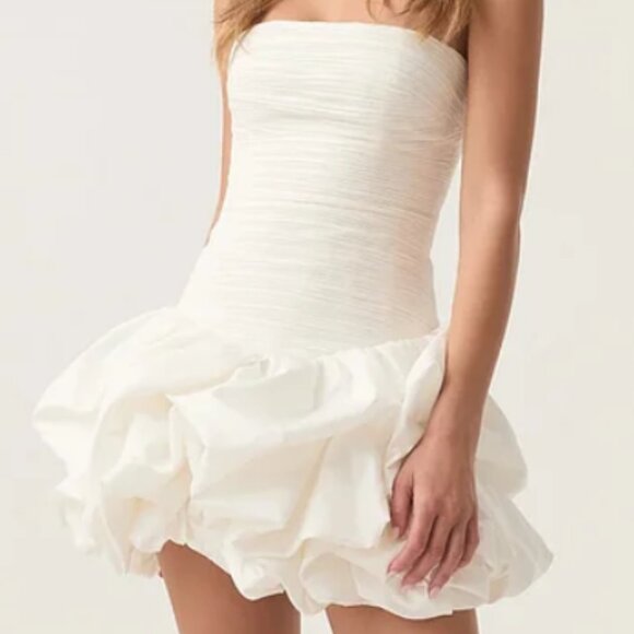 Ladyboo Fashion - White Violette Bubble Hem Mini Dress - Picture 1 of 2